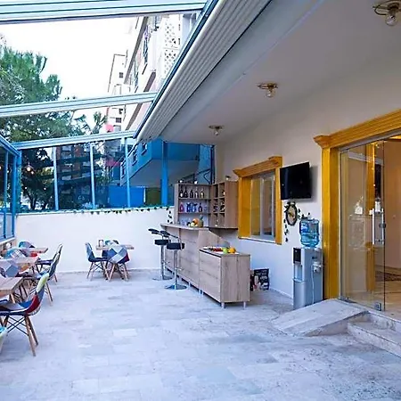 Ikarus Hotel 3*