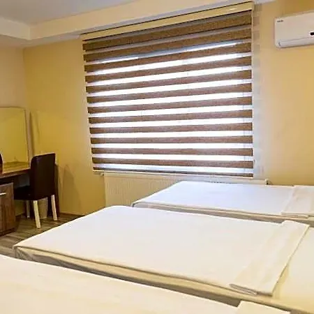 Ikarus Hotel 3*