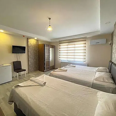 Ikarus Hotel